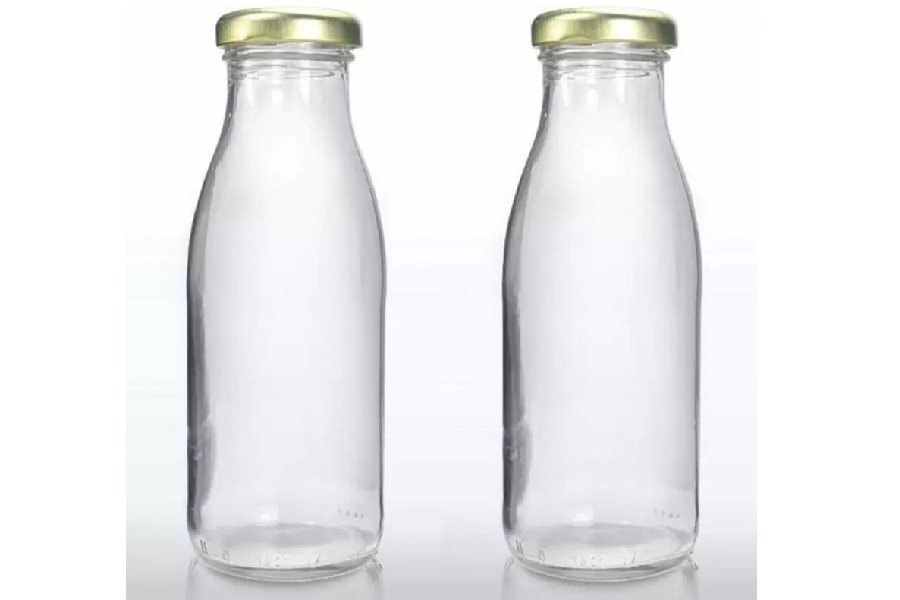 https://www.grahamtyson.com/image/cache/catalog/Products/Glass/Milk/500-ml-two-bottles.6x9-900x600.png